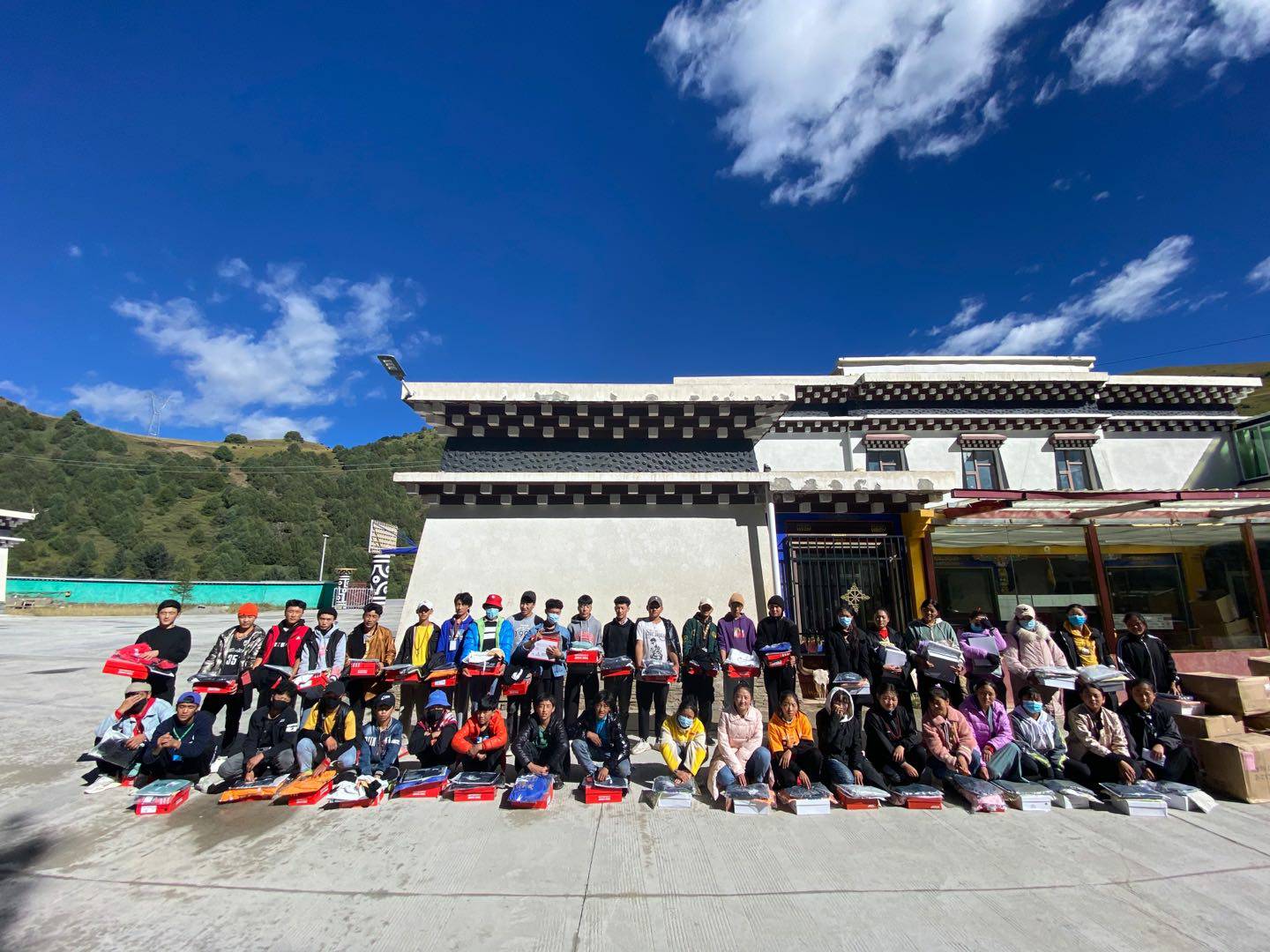 昆明泽宇农业发展有限公司公益回顾丨家国同欢月同圆 温暖满载甘孜州(图8) 昆明泽宇农业发展有限公司公益回顾丨家国同欢月同圆 温暖满载甘孜州(图8)